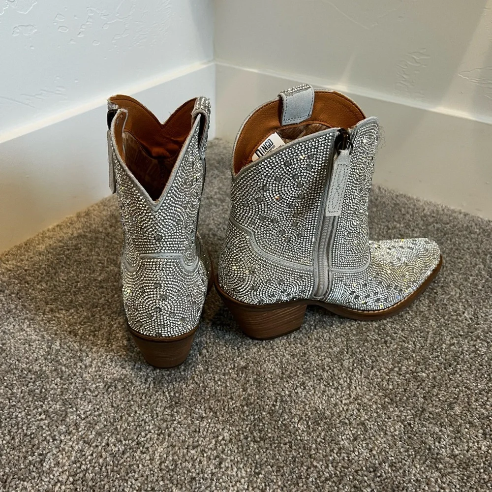DINGO RHINESTONE BOOTS! Size 7.5, NEVER BEEN WORN - Picture 2 of 7